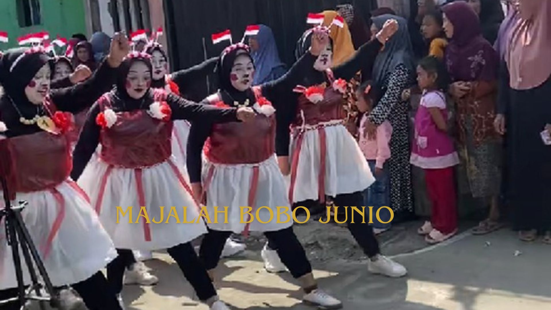 Viral Emak-Emak Lomba